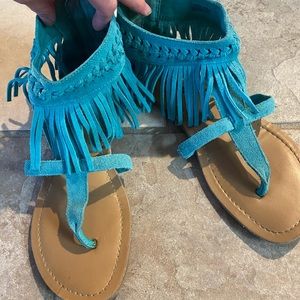 Minnetonka Fringe Shoes Size 8